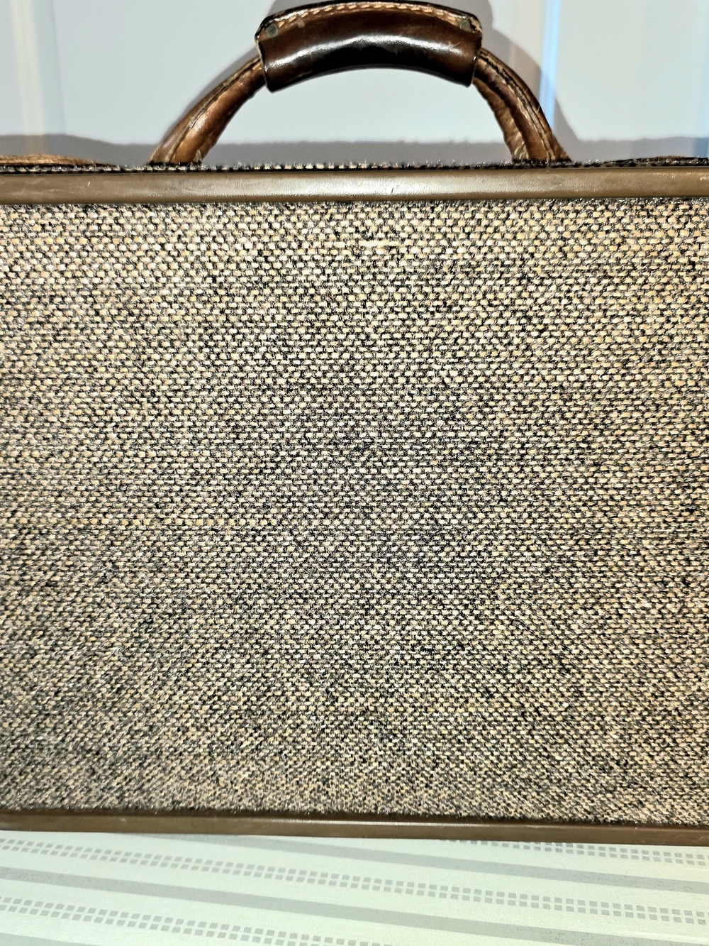 Hartmann Luggage Luxury Vintage Antique Tweed Collection 26"x8"x20" Suitcase